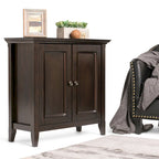 Skříňka z masivu, přechodný styl – 81š x 36h x 79v cm