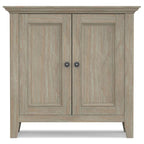 Skříňka z masivu, přechodný styl – 81š x 36h x 79v cm
