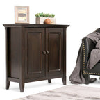 Skříňka z masivu, přechodný styl – 81š x 36h x 79v cm