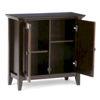 Skříňka z masivu, přechodný styl – 81š x 36h x 79v cm
